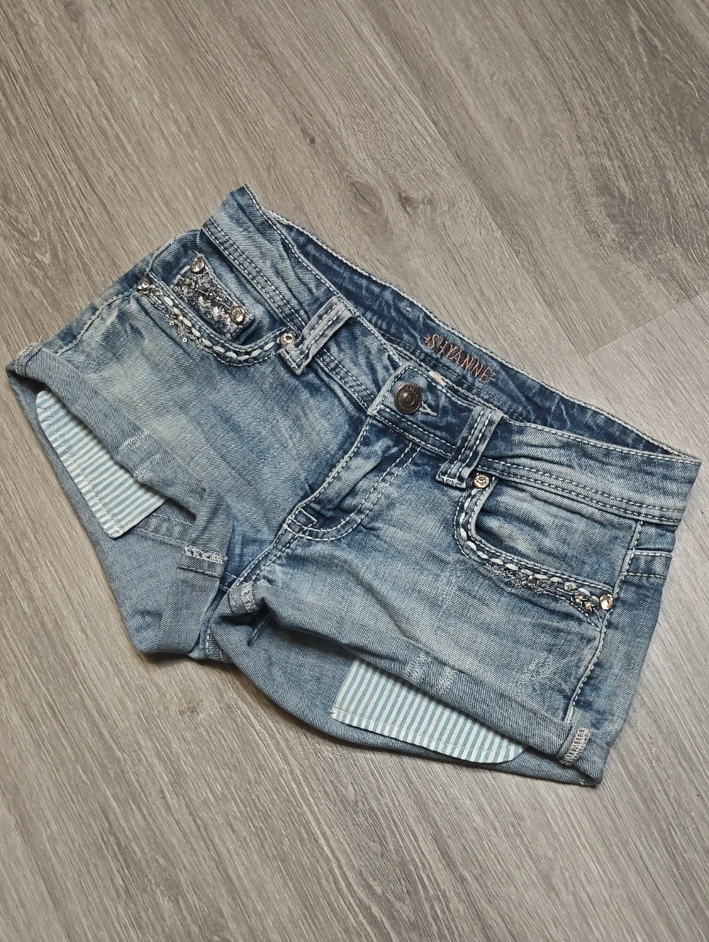 Light Wash Denim Short Shorts with Embellished Pockets